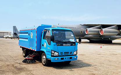 威尼斯9499扫路车交付安哥拉机场使用