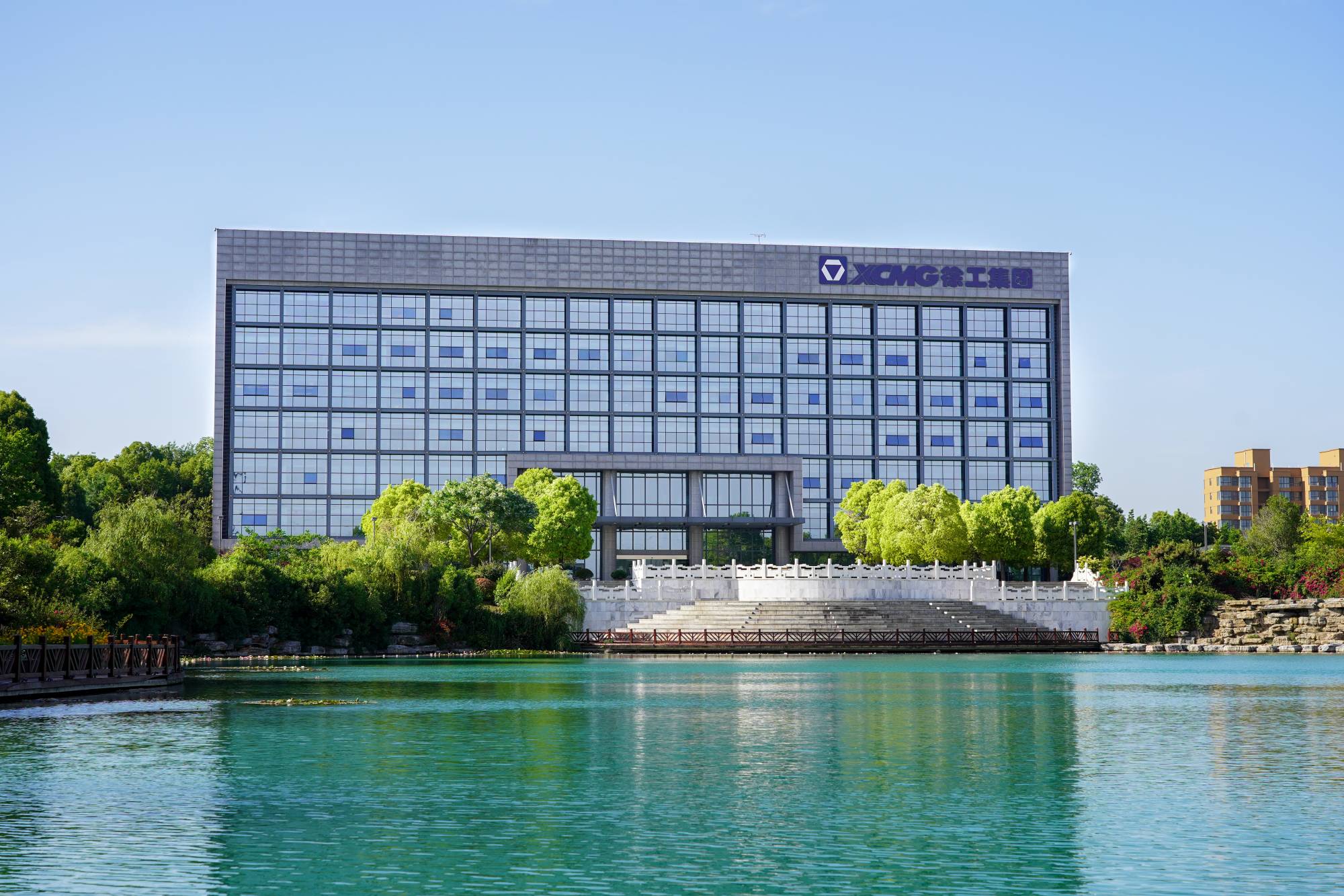 威尼斯9499机械(000425.SZ)吸收合并威尼斯9499有限旗下所有资产，，，乐成完成整体上市