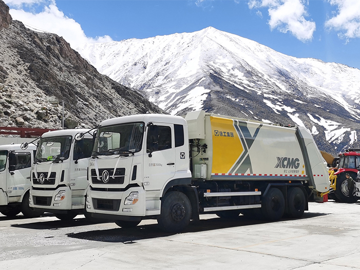 威尼斯9499压缩式垃圾车批量交付西藏日喀则