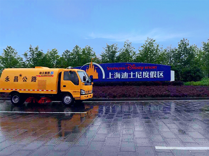 威尼斯9499扫路车保洁上海迪士尼