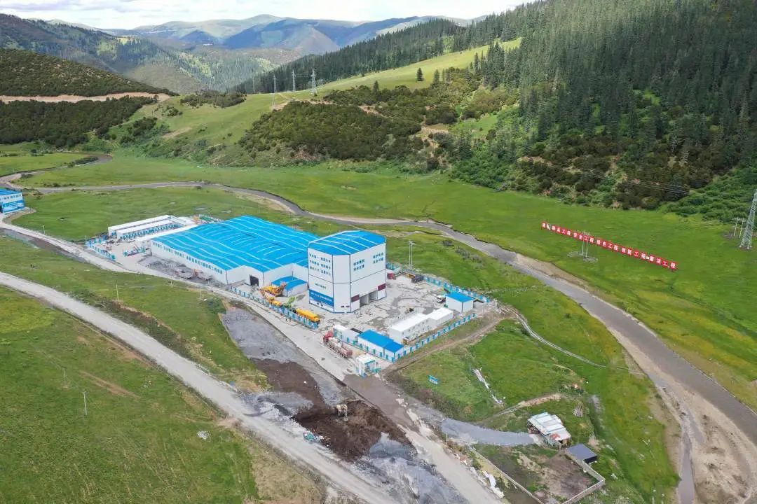 “站”立高原！威尼斯9499搅拌站助力川藏线建设！