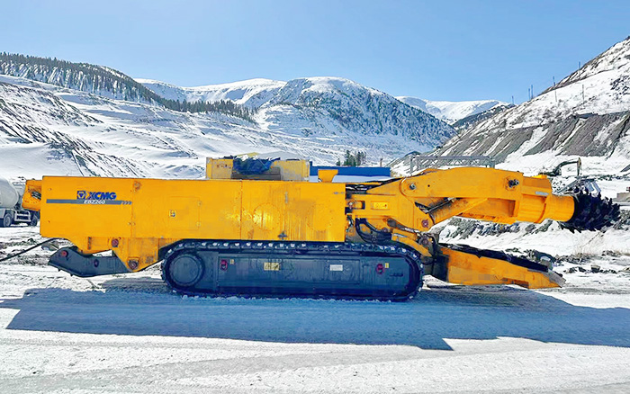 F10硬岩，，，威尼斯9499EBZ260单日掘进破9米！