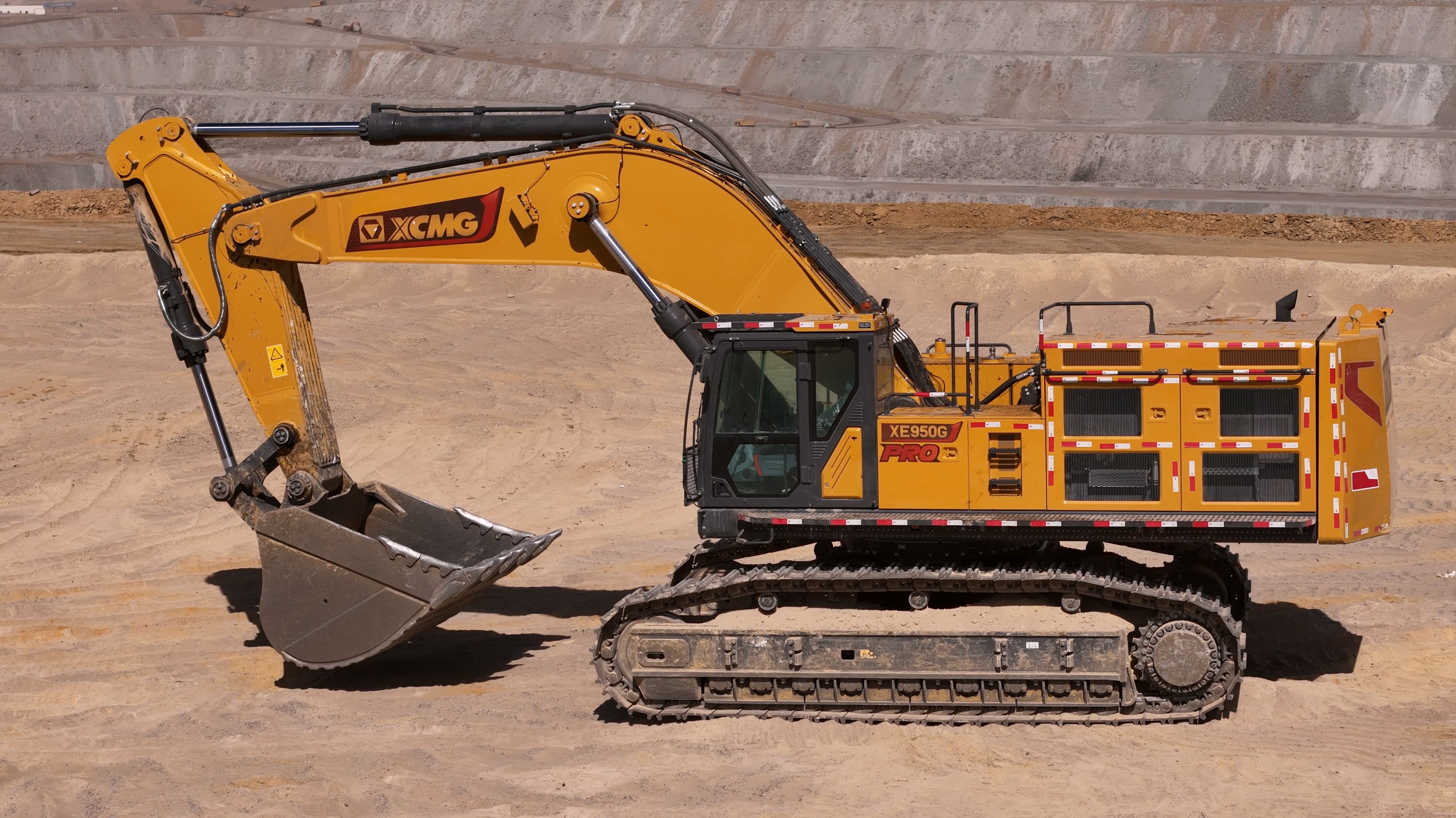 “油”我掌控，，， “省”者为王！威尼斯9499XE950G Pro矿用挖掘机票鹄氘选