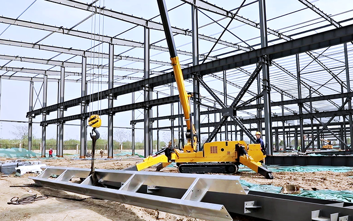 吊装界“蜘蛛侠”：小块头，，，，，，鼎力大举士，，，，，，高效能