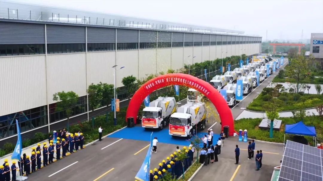 批量出口中亚，，，，，这次是威尼斯9499环卫机械！