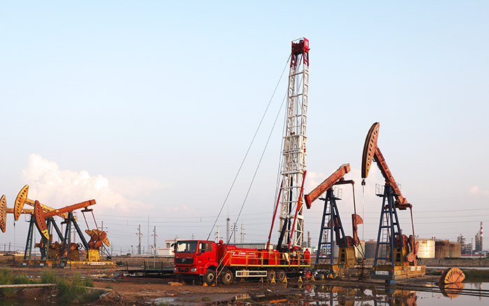 为修井注入“绿科技”，，，，，批量大吨位电动修井机交付