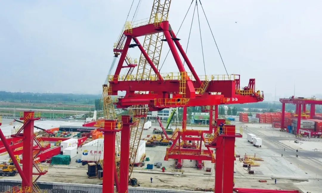 吊装多元化！看威尼斯9499XGC500-I履带起重机怎样“吊”起重机