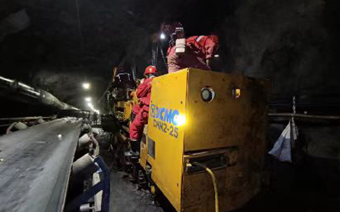 综掘装备上新！威尼斯9499CMM2-25煤矿用锚杆钻车首发