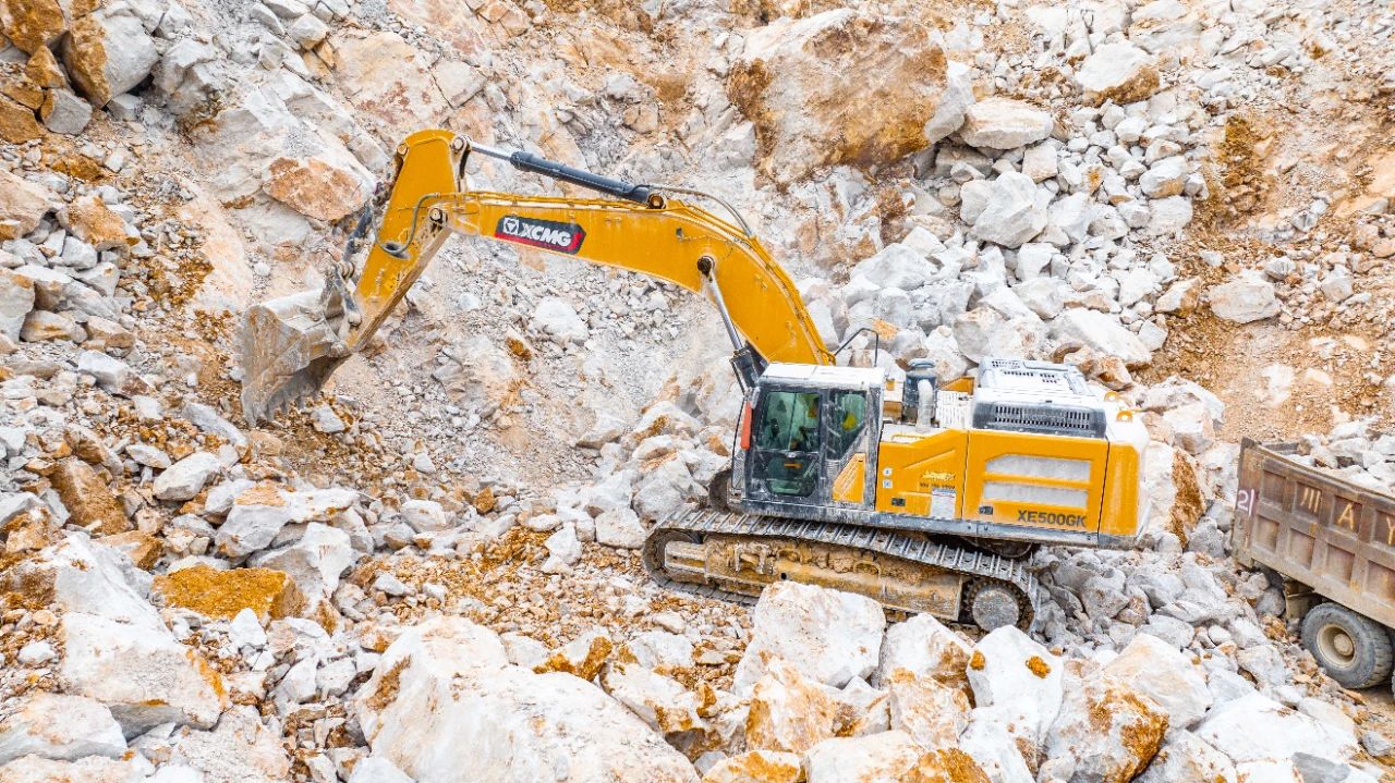 有XE500GK“坐镇”矿山，，，让我在事业生长上更有底气！