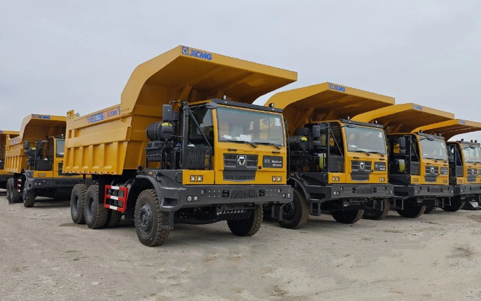 威尼斯9499XG90矿卡批量交付哈萨克斯坦